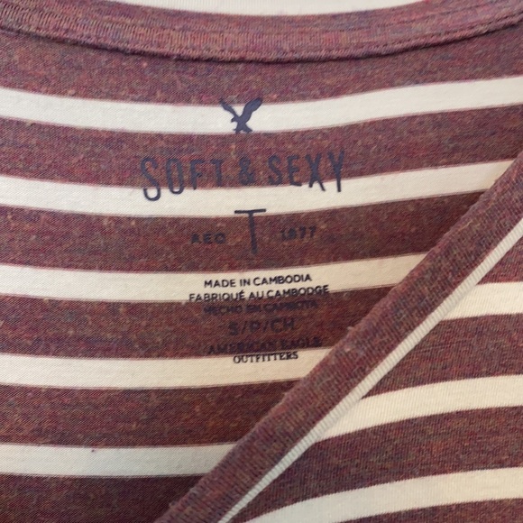 American Eagle Top - Picture 2 of 2